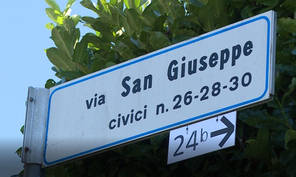 Cantù, minaccia una donna e una guardia giurata fuori da una banca. Denunciato 47enne