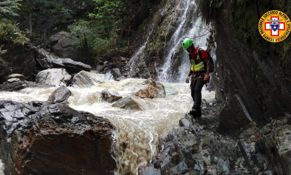 Comasco travolto dal torrente in provincia di Varese, ricerche ancora vane