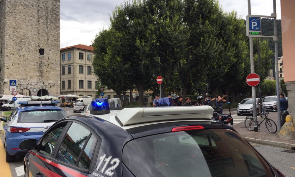 Piazza Vittoria, lite tra padre e figlio degenera in violenza, intervento dei carabinieri