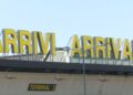 cartello arrivi aeroporto di malpensa