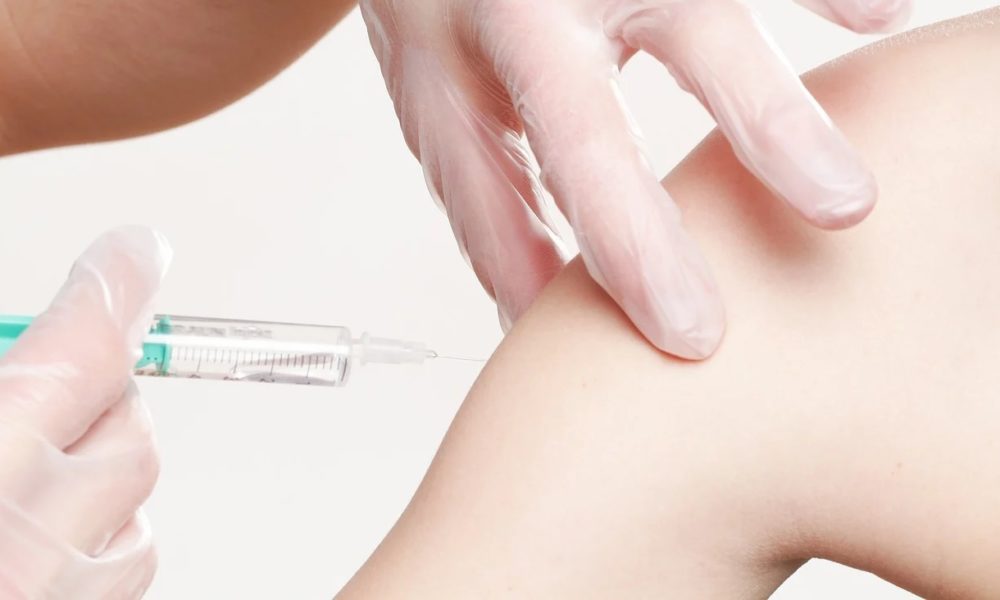 Vaccino anti Covid, tra i primi a riceverlo anche i volontari dell’emergenza urgenza