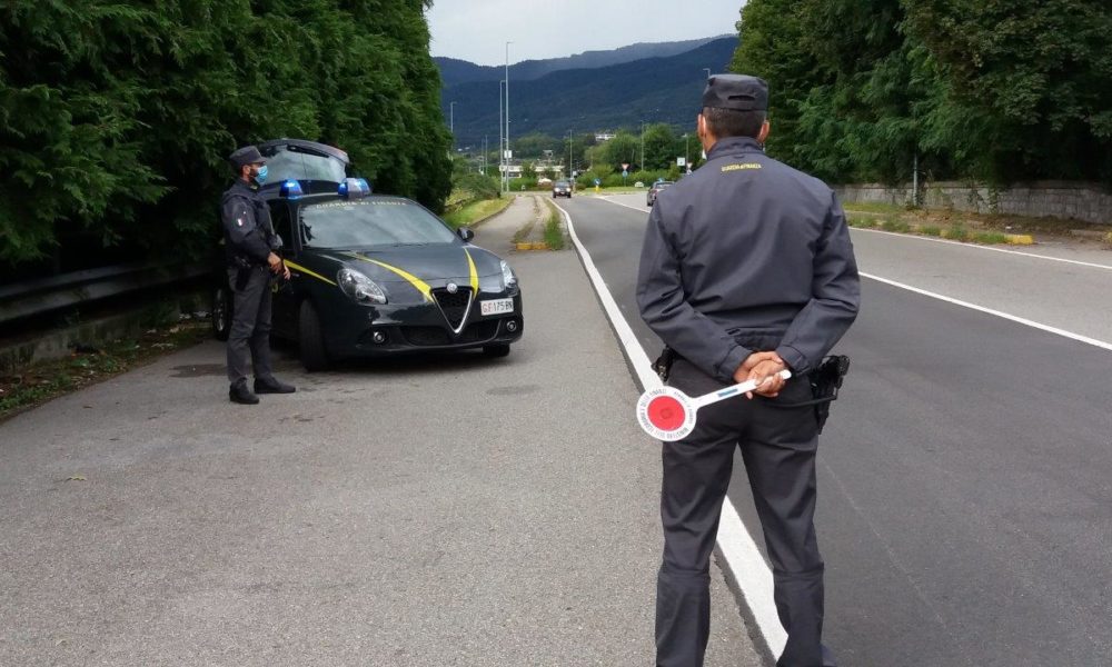 Traffico di cocaina, operazione della finanza, fermati due marocchini