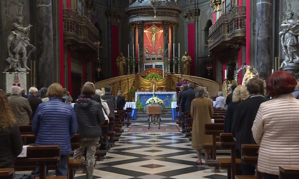 L’ultimo saluto a Ines Figini, padre Corti: “Ha saputo amare nonostante abbia vissuto l’orrore”