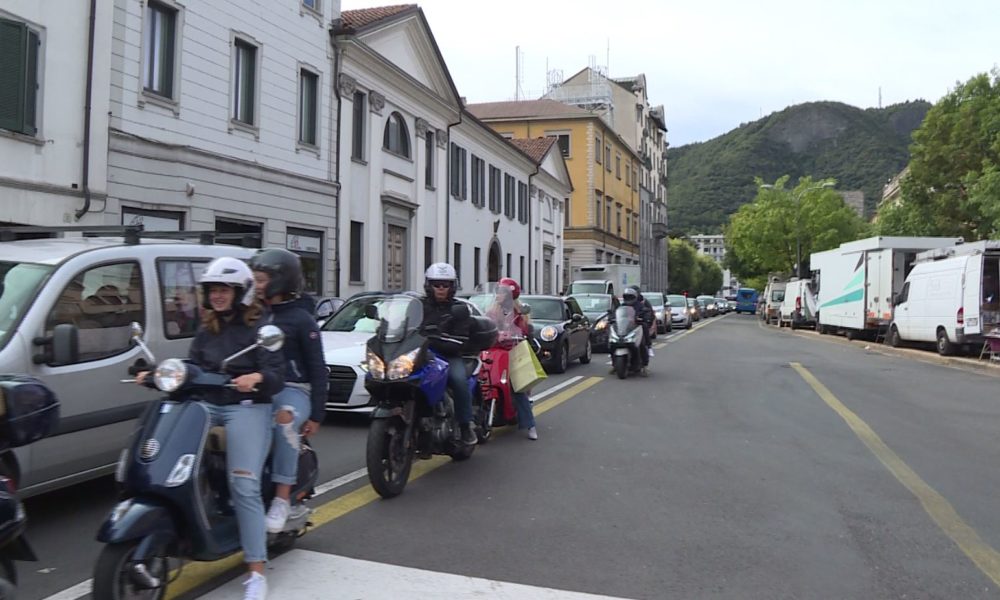 Raddoppiano i tempi dei passaggi a livello. Comune inerte, a Como è il caos