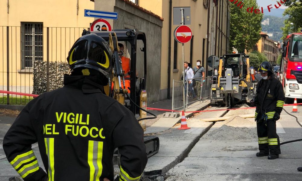 Como, fuga di gas in via Cadorna. Intervengono i vigili del fuoco