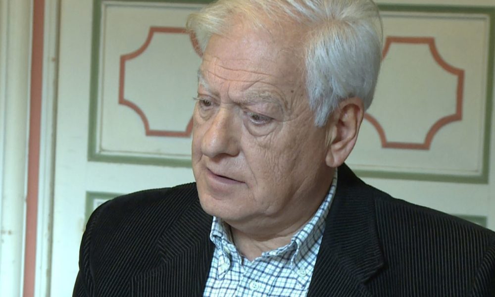 La morte di Emilio Russo, tanti i messaggi di cordoglio. L’ultimo post del professore per don Roberto