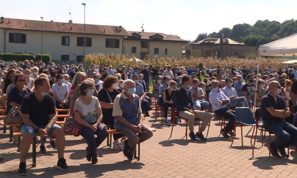 Oltrona San Mamette, una folla commossa ai funerali dell’escursionista Andrea Galimberti