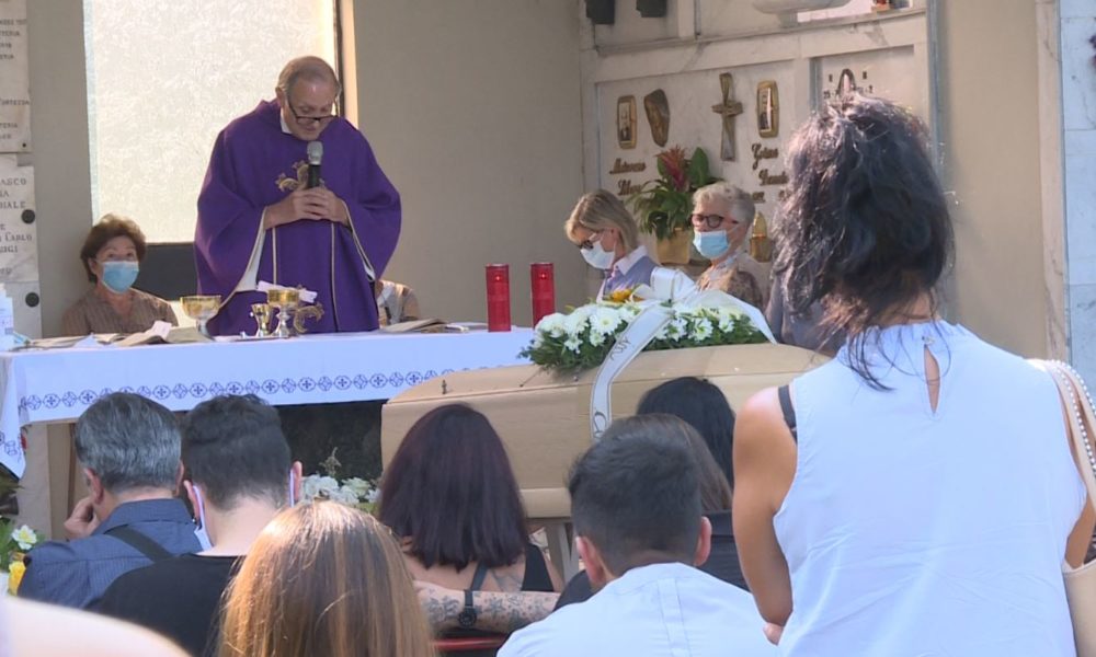 Oggi a Senna i funerali di Mirco, domani a Grandate l’ultimo saluto a Jessica