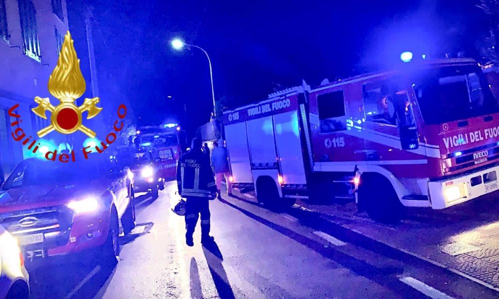 Vigili del fuoco al lavoro ad Albese con Cassano e a Como