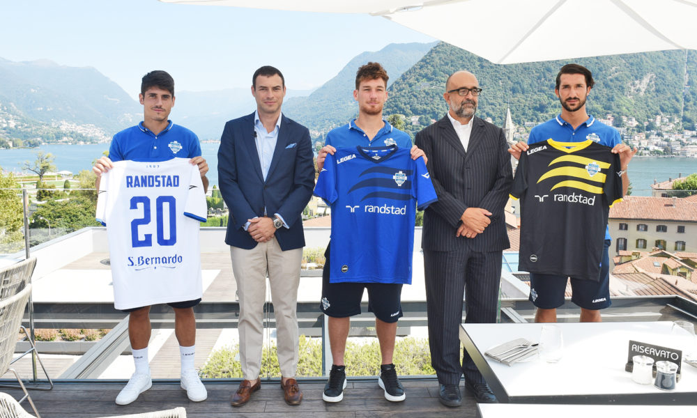 Como, presentata la nuova maglia, campionato di serie C al via il 27