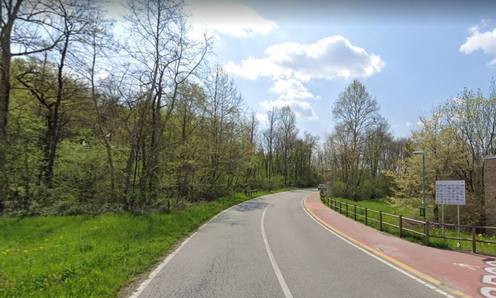 Senna Comasco, motociclista sfreccia a 129 orari di fianco alla pista ciclabile