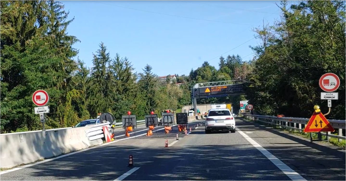 Cantieri e lavori sull’A9, un’altra mattina da incubo sulle strade di Como