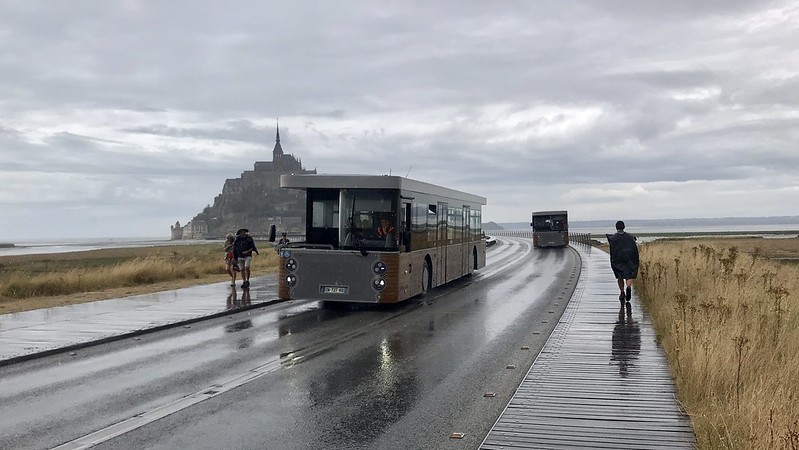 Como tagliata in due dai binari, la proposta: “Navetta a doppia guida come a Mont-Saint-Michel”