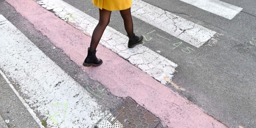 Attenzione al traffico. Nuovo cantiere da domani in centro a Como: senso unico alternato in via Milano