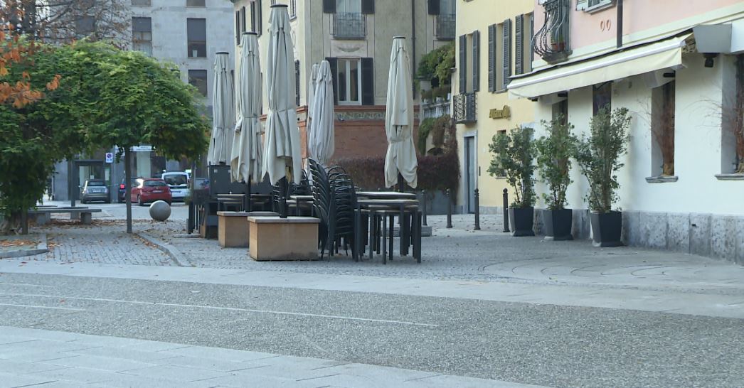 Primo weekend in zona rossa: strade semivuote, serrande abbassate e controlli