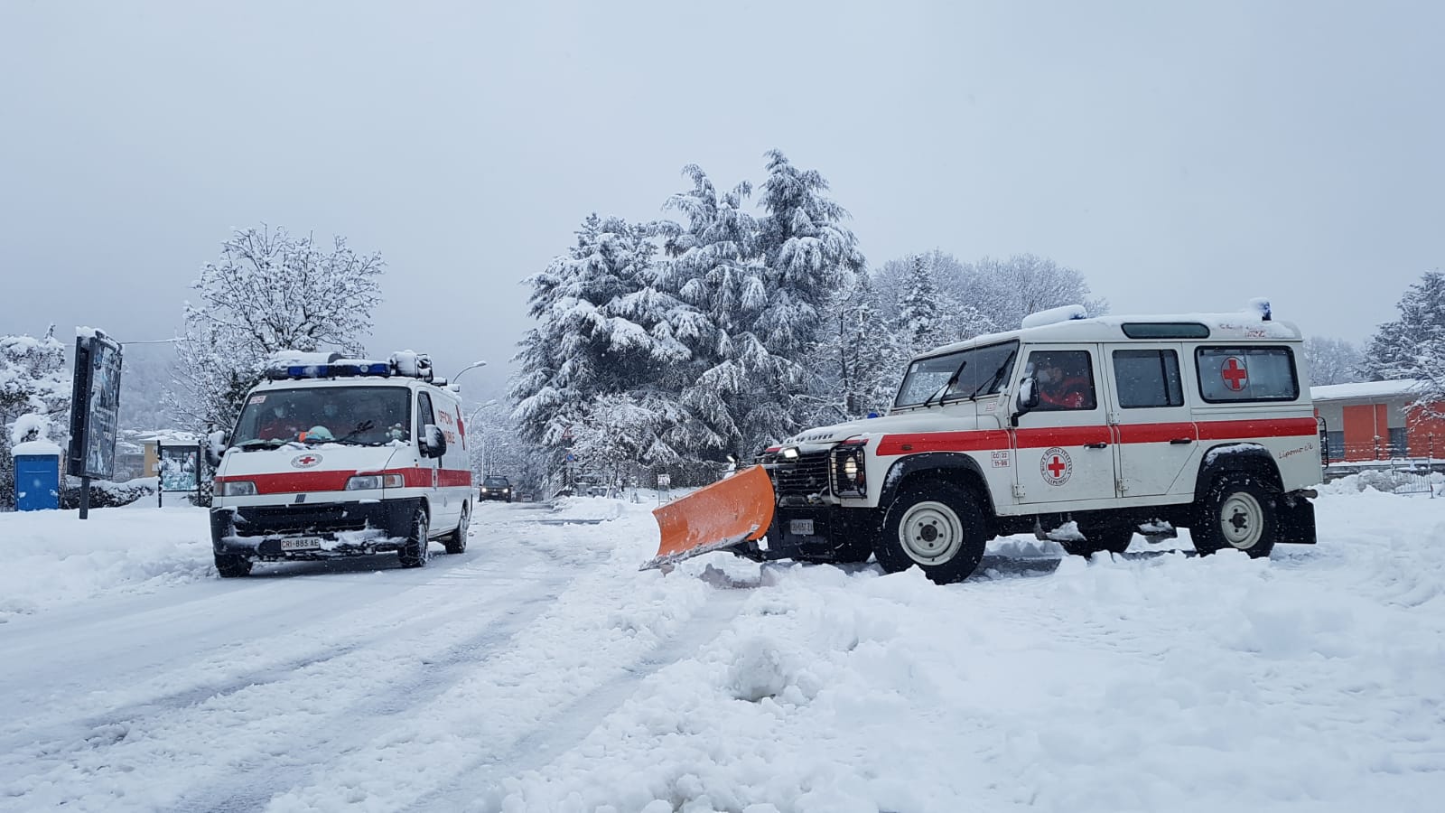 VIDEO – Forti nevicate in Lombardia e nel Comasco, oltre 20 centimetri nella notte e nella mattina