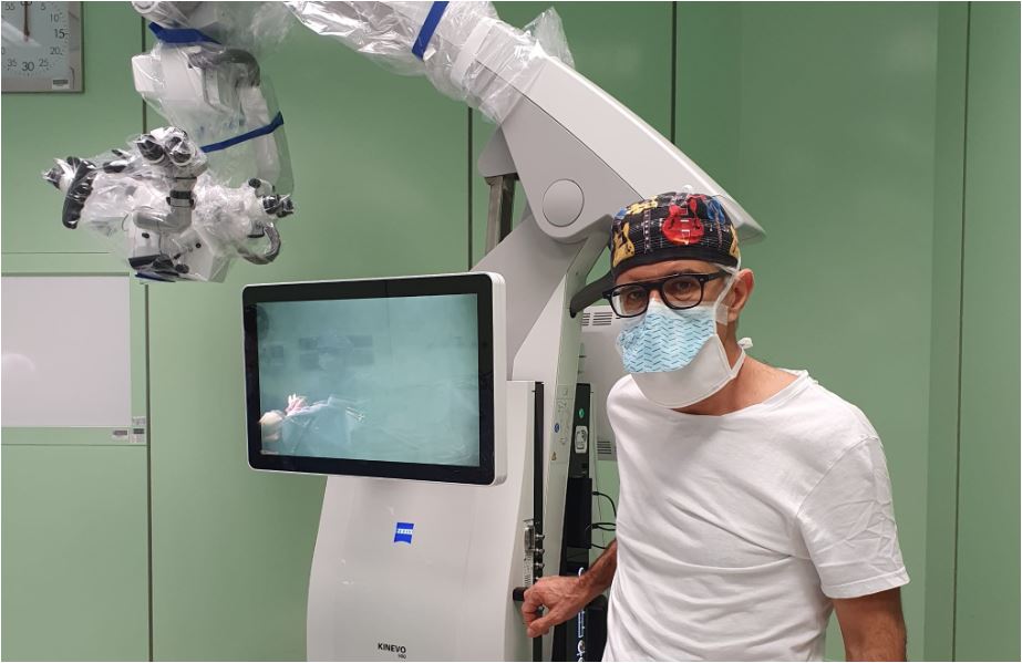Sant’Anna, in Neurochirurgia in funzione il nuovo microscopio operatorio robotizzato