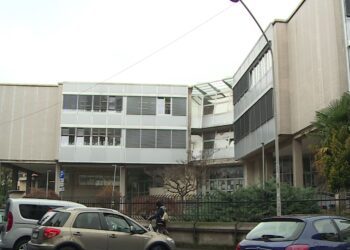 Scuola Corridoni via Sinigaglia. Tentato furto