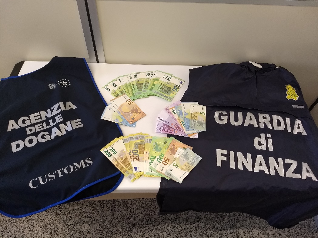 Contanti non dichiarati, dall’inizio dell’anno a Brogeda intercettati quasi 80mila euro