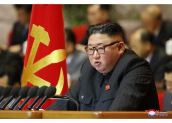 Leader nordcoreano annuncia: presto avremo sottomarino nucleare
