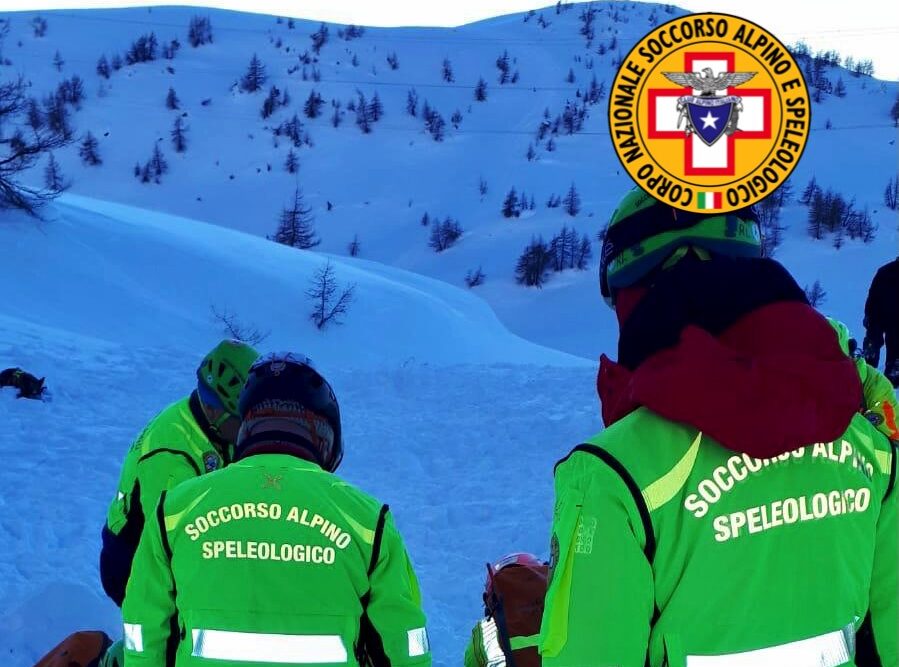 Tragedia in motoslitta, muore 20enne comasco travolto da una valanga