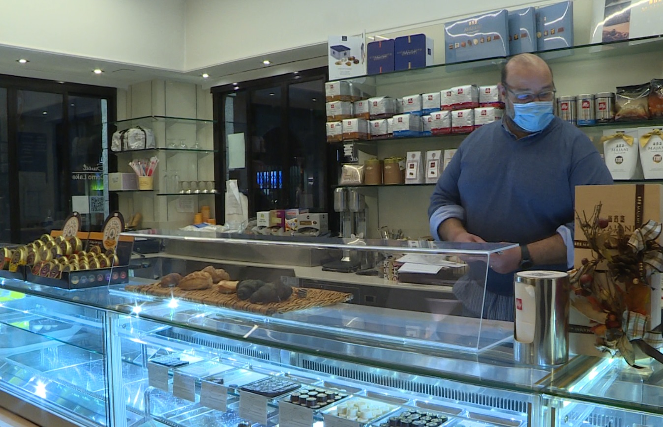 #ioapro. Aderisce bar in centro Como: verbale per il titolare, nessuna multa per i clienti