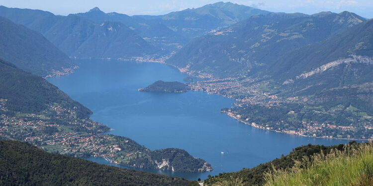 Turismo Il lago di Como dall'alto