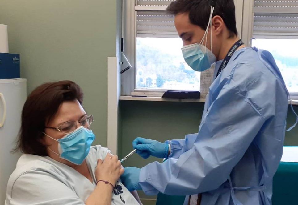 Asst Lariana, tra ieri e oggi altri 426 vaccinati. Il 7 gennaio primo test di consegna nelle Rsa