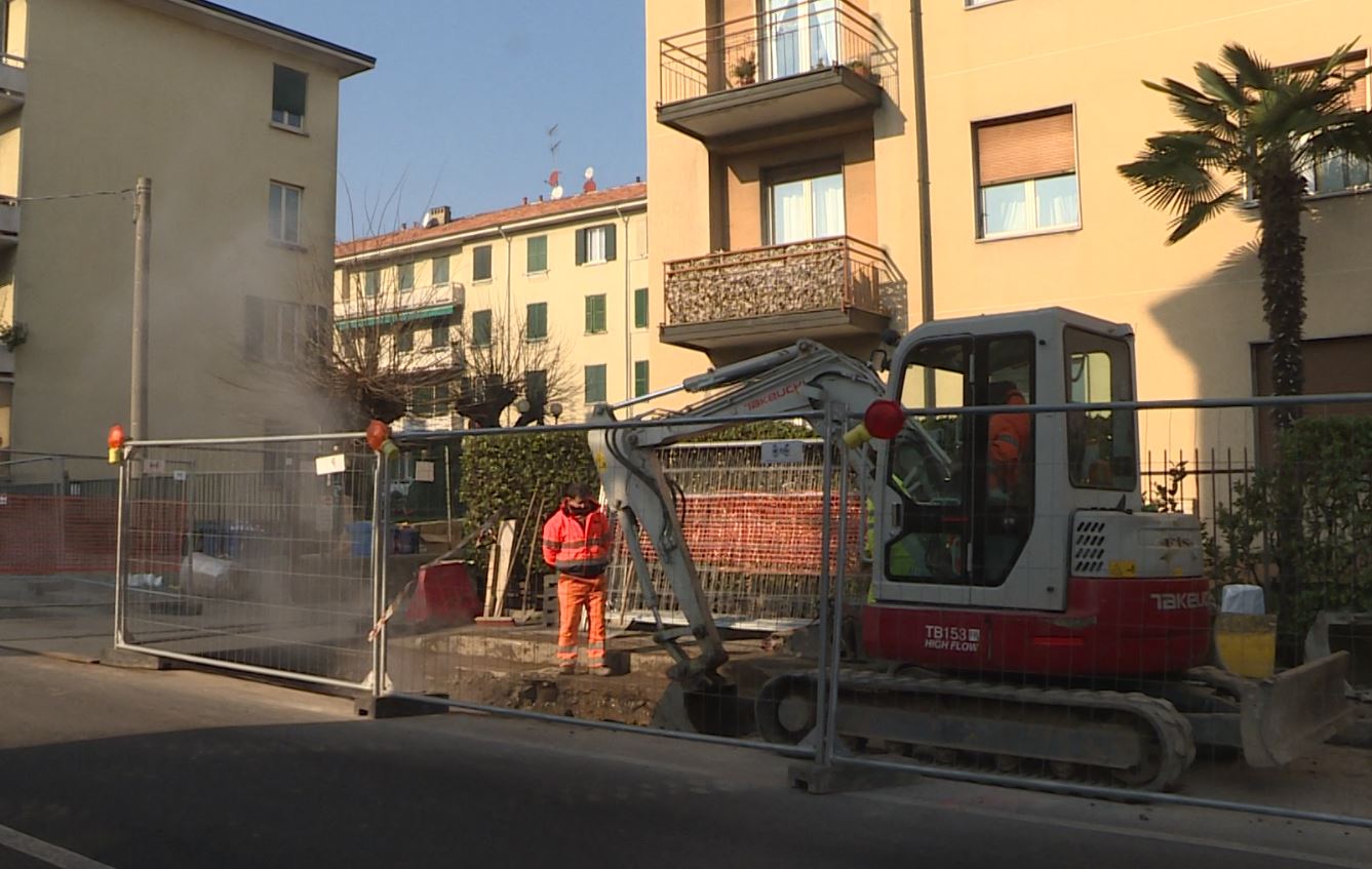 Cantieri a Como, lavori in via Turati e via Muggiò