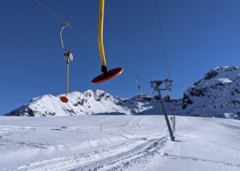 uno skilift ai piani di bobbio. Sky pass gratuito ai bambini vaccinati
