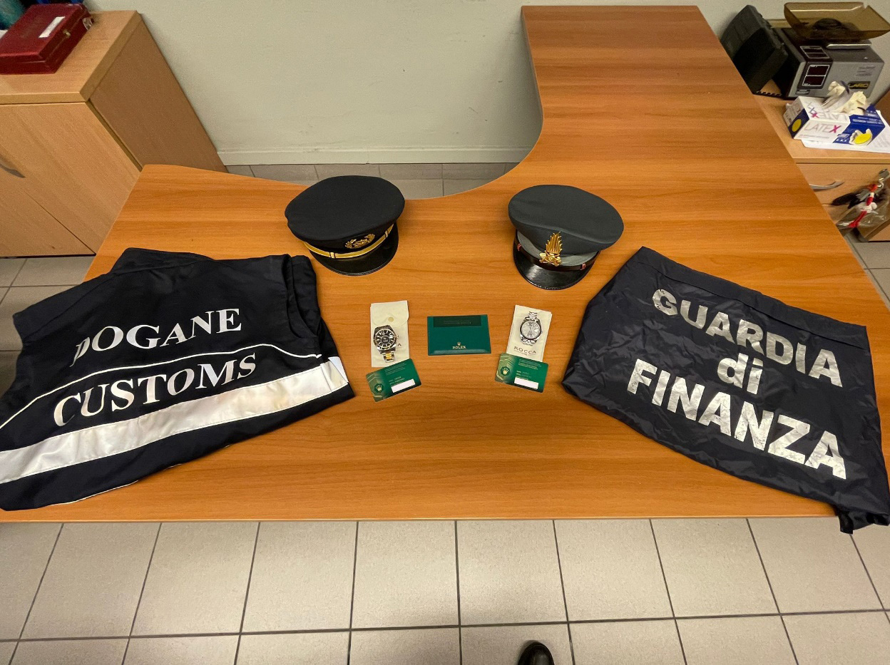 Al confine tra Como e la Svizzera: sventato contrabbando di orologi di lusso