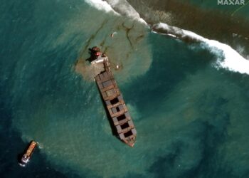 A luglio finirono in mare 1.000 tonnellate di greggio