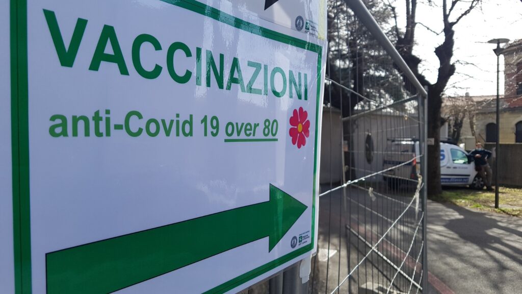 Centro per le vaccinazioni in via Napoleona