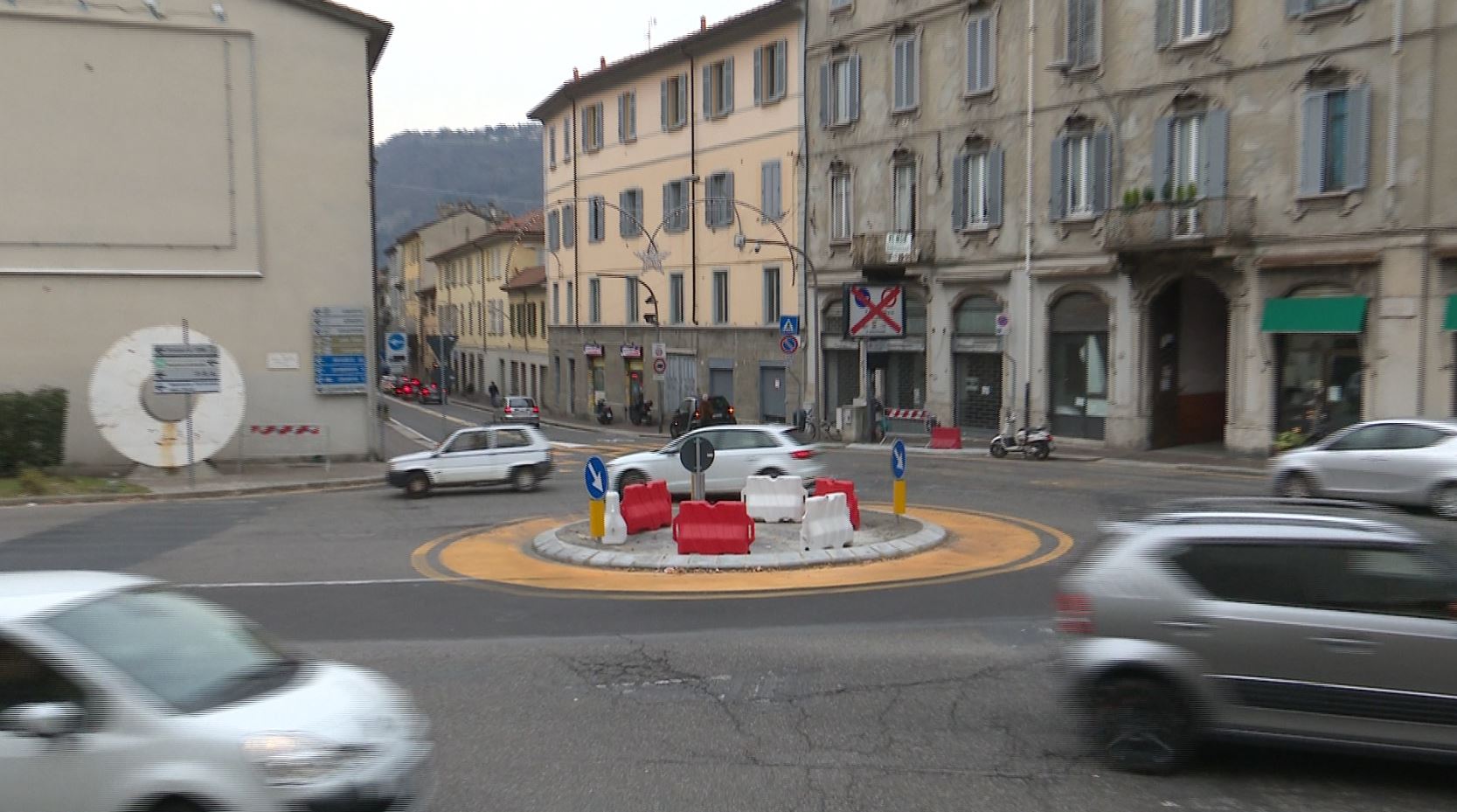 Viabilità, a settembre il rondò di Villa Olmo. In primavera rotatoria definitiva a San Rocco