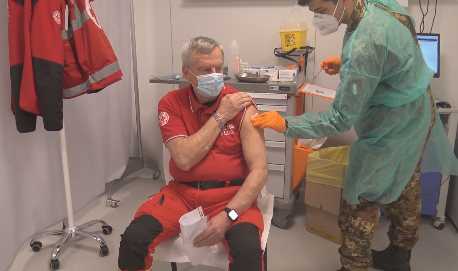 Pfizer, Moderna, Astrazeneca: quasi 700mila dosi di vaccino in arrivo in Lombardia a febbraio