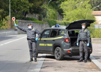 Posto di blocco della Guardia di Finanza