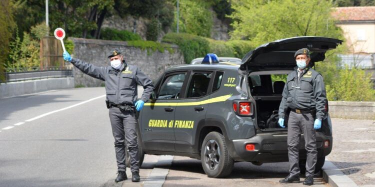 Posto di blocco della Guardia di Finanza