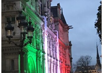 Foto storiche mostrate su maxischermo