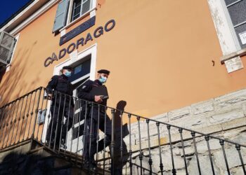 Carabinieri alla stazione di Cadorago