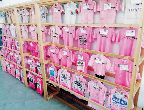 Collezione delle maglie rosa al Museo del Ghisallo