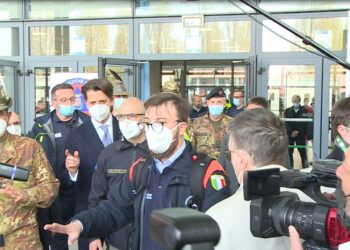 La visita all’hub vaccinale di MalpensaFiere di Francesco Paolo Figliuolo, commissario straordinario per l'emergenza Covid e del capo dipartimento della Protezione Civile Fabrizio Curcio