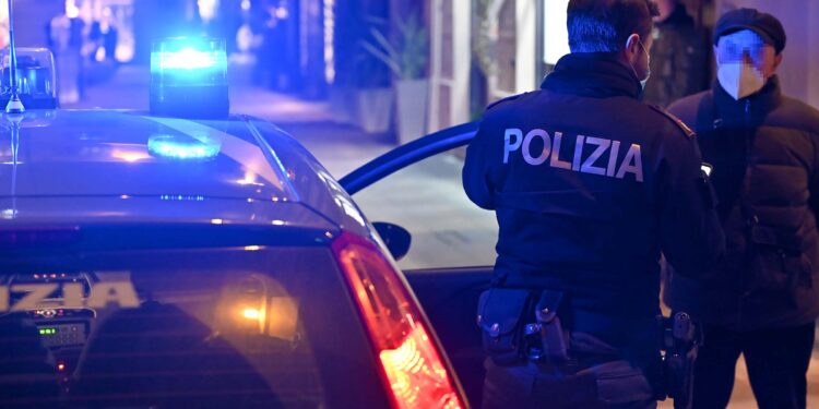 Polizia Como. Ragazza molestata piazza Viittoria
