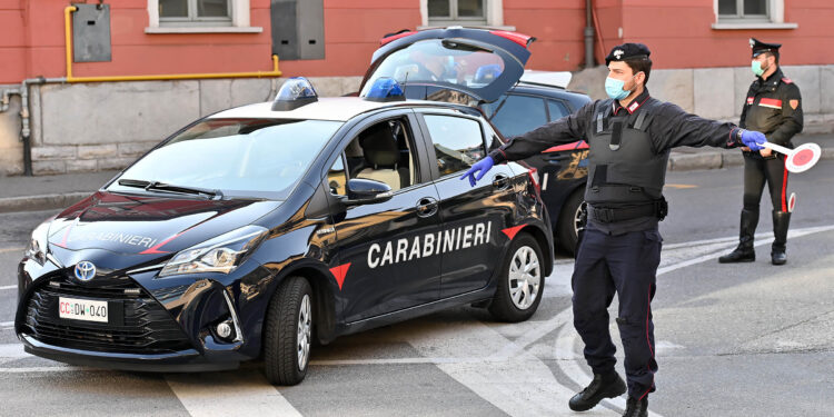 Carabinieri a Como