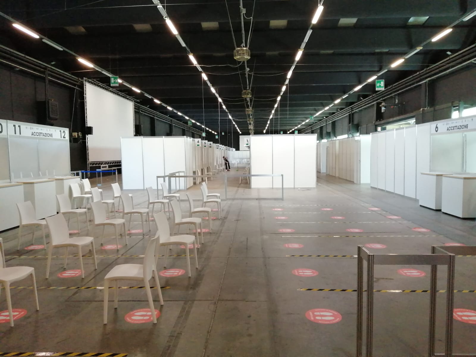 Over 80, vaccinazioni anche a Lariofiere da martedì. L’Asst: “Prima dose a tutti entro l’11 aprile”