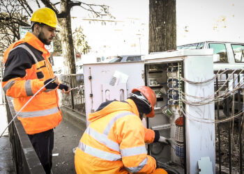 lavori per la posa della fibra ottica