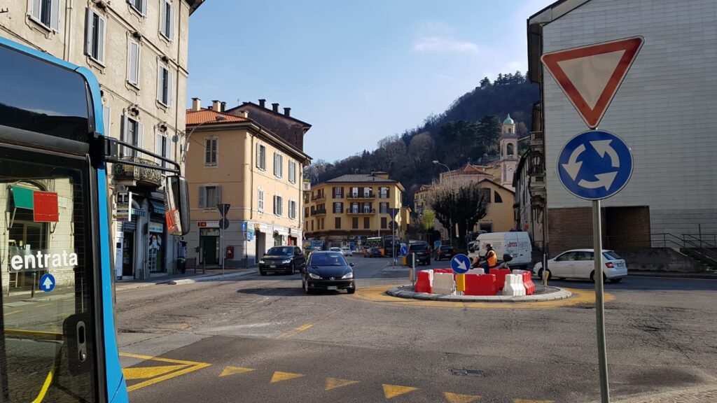 Rotatoria provvisoria in piazza San Rocco Como