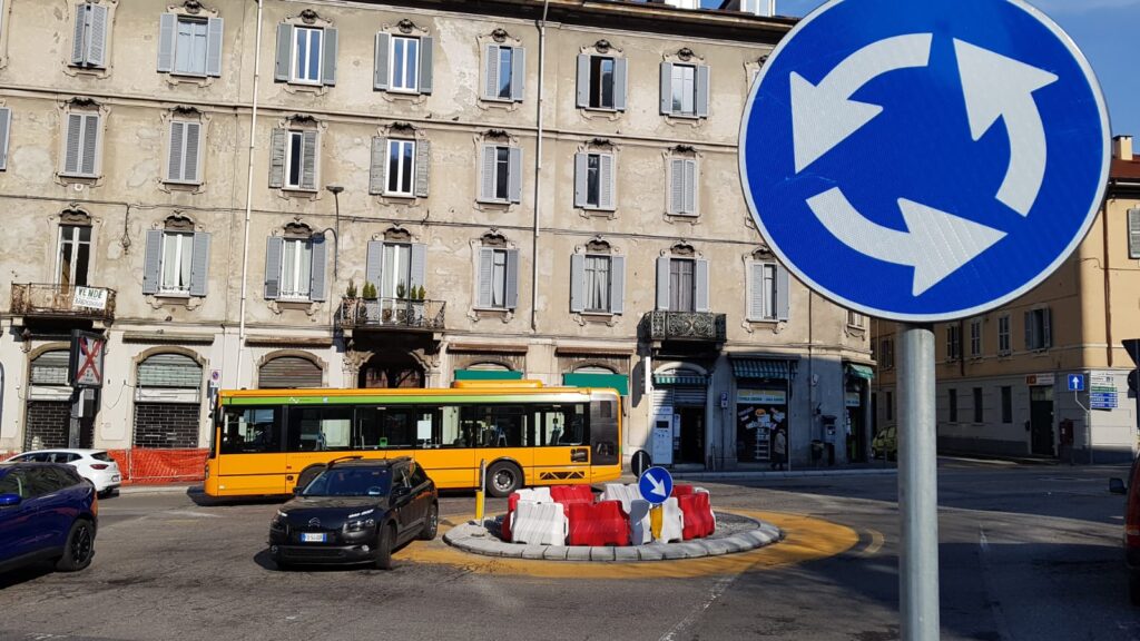 Rotatoria provvisoria in piazza San Rocco Como