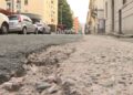 Dell'asfalto dissestato