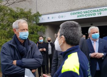 Guido Bertolaso, responsabile campagna vaccinazione covid in Lombardia, a Lariofiere di Erba