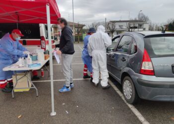 La campagna di screening con tampone antigienico avviata dalla Croce Rossa di Lomazzo